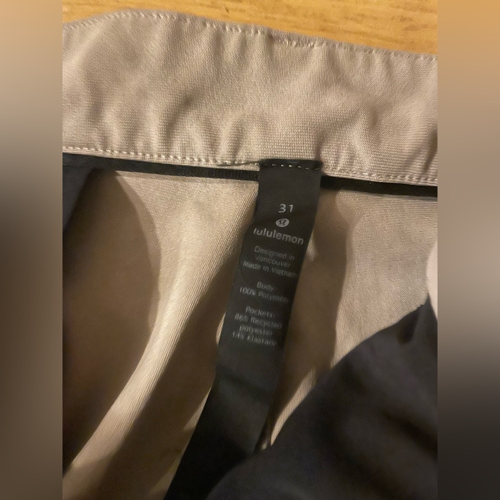 Men’s Lululemon commission shorts.